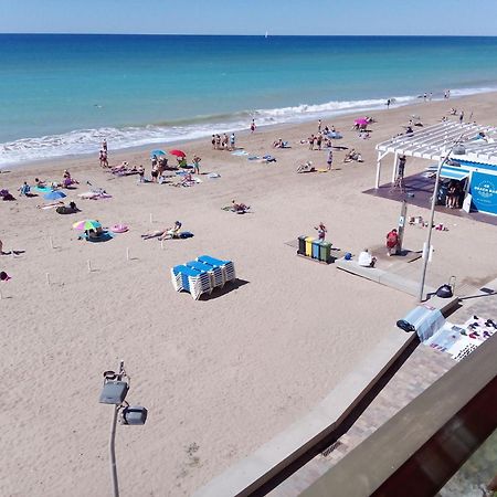 Acogedor Y Amplio Apartamento Familiar A Pie De Playa Calafell Exterior foto